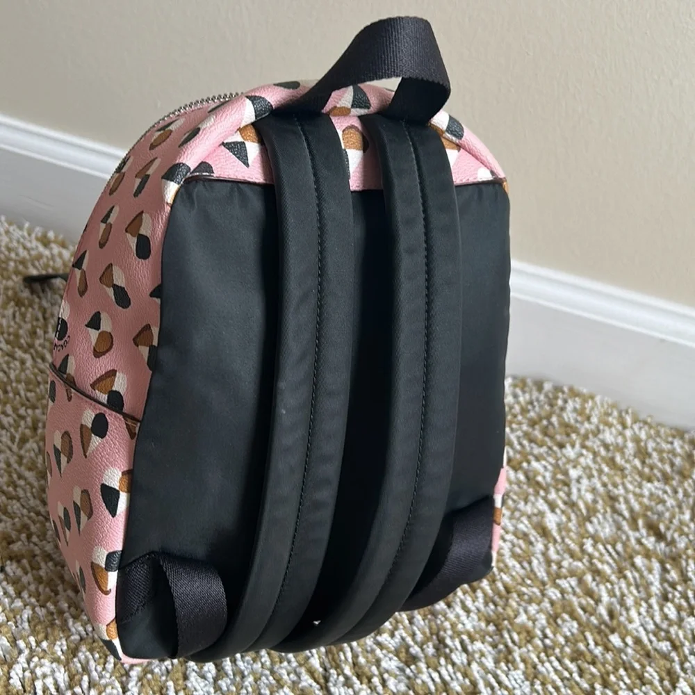 Coach - Picture 4 of 13